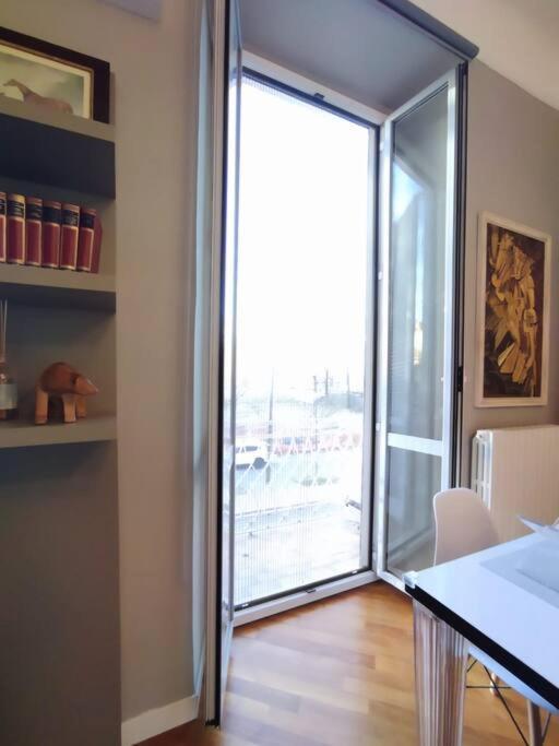 Apartamento Smart Sarpi Monolocale Milán Exterior foto