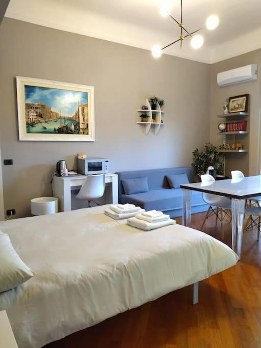 Apartamento Smart Sarpi Monolocale Milán Exterior foto